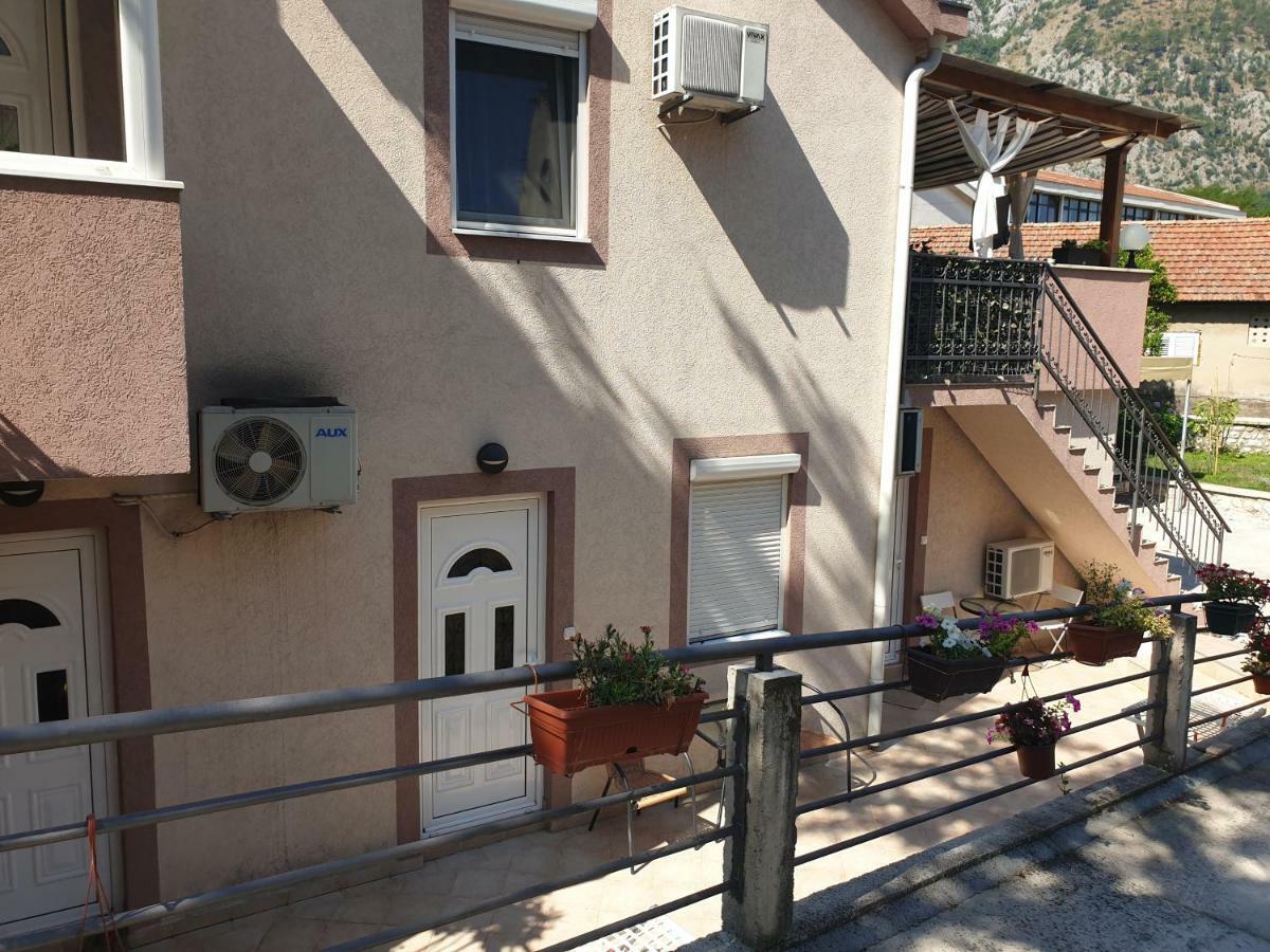 Apartment Aleksandar Kotor Exterior foto